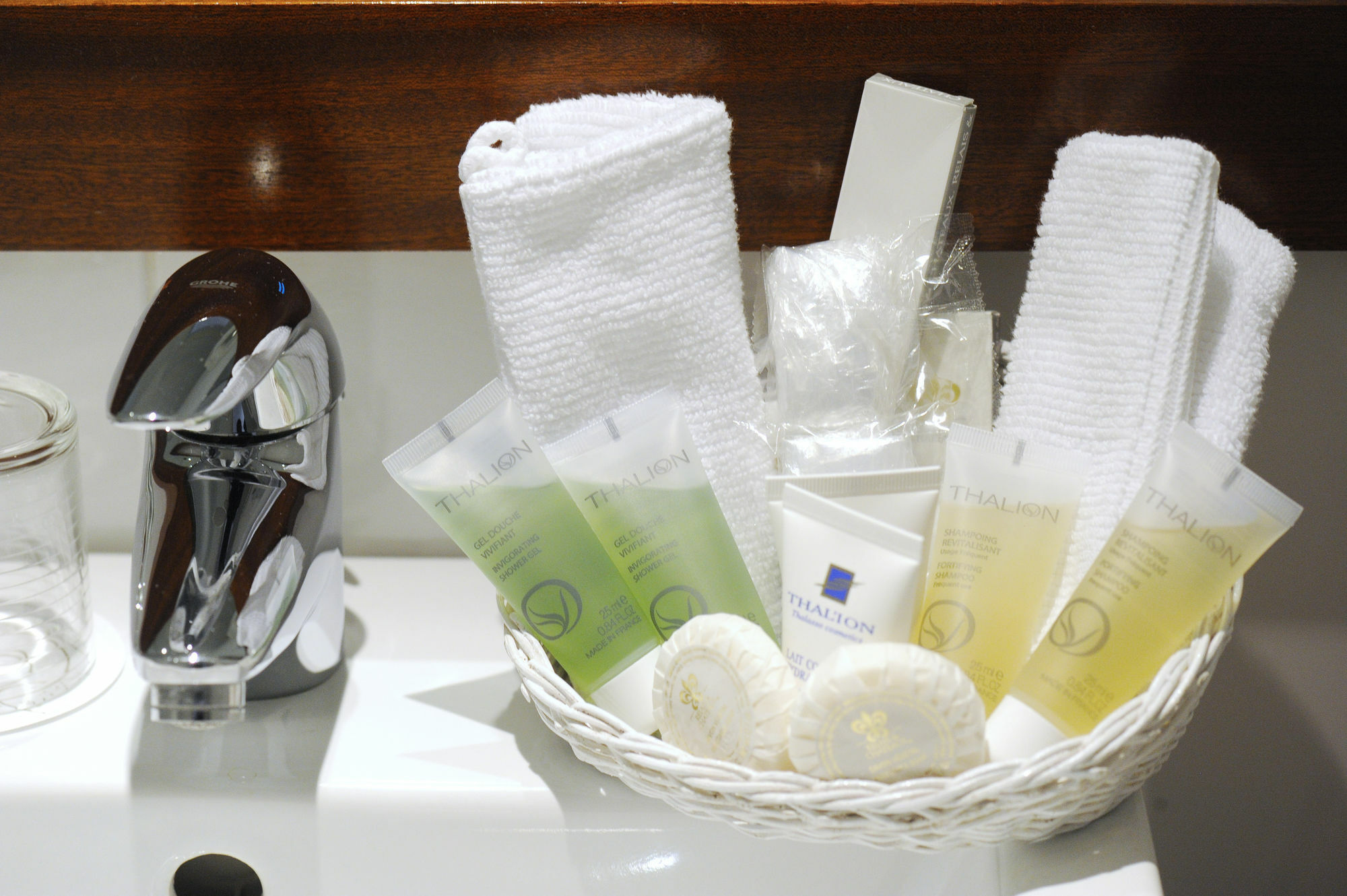 Relais & Chateaux Le Brittany & Spa Роскоф Екстериор снимка