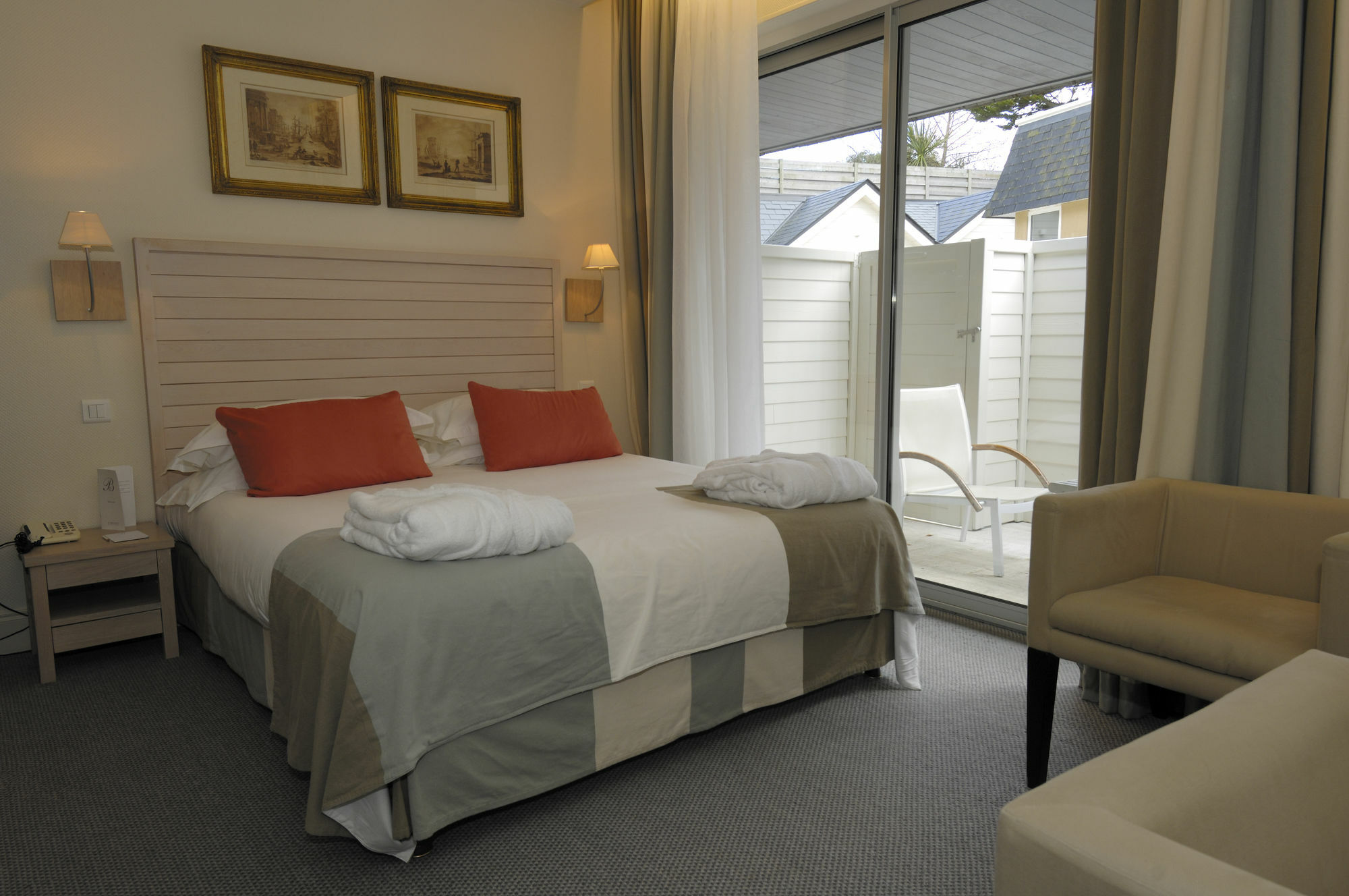 Relais & Chateaux Le Brittany & Spa Роскоф Екстериор снимка